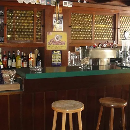 Πανδοχείο Black Bear Bikers Pub-hotel Kempfeld