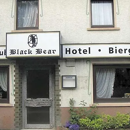 Black Bear Bikers Pub-hotel