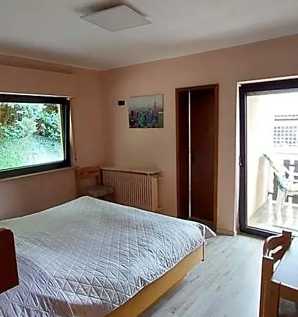 Black Bear Bikers Pub-hotel Kempfeld
