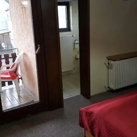 Black Bear Bikers Pub-hotel 3*