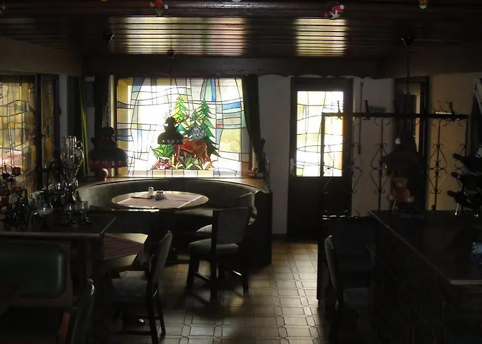 Black Bear Bikers Pub-hotel Estalagem