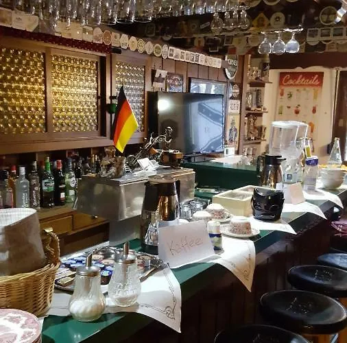 Black Bear Bikers Pub-hotel Estalagem