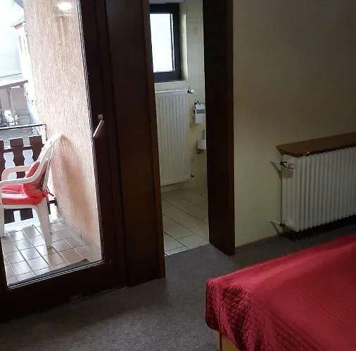 Black Bear Bikers Pub-hotel 3*