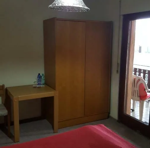 Black Bear Bikers Pub-hotel