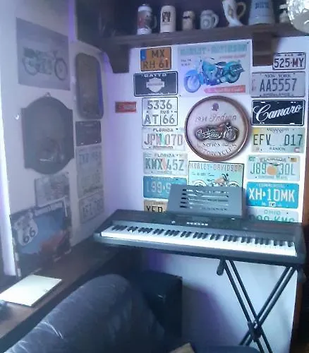 Black Bear Bikers Pub-hotel